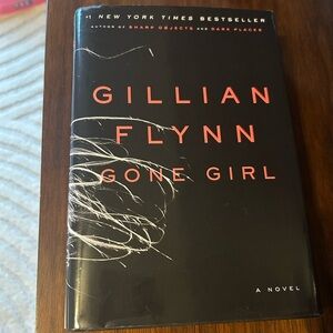 Gone Girl by Gillian Flynn: Thriller Hardcover Book